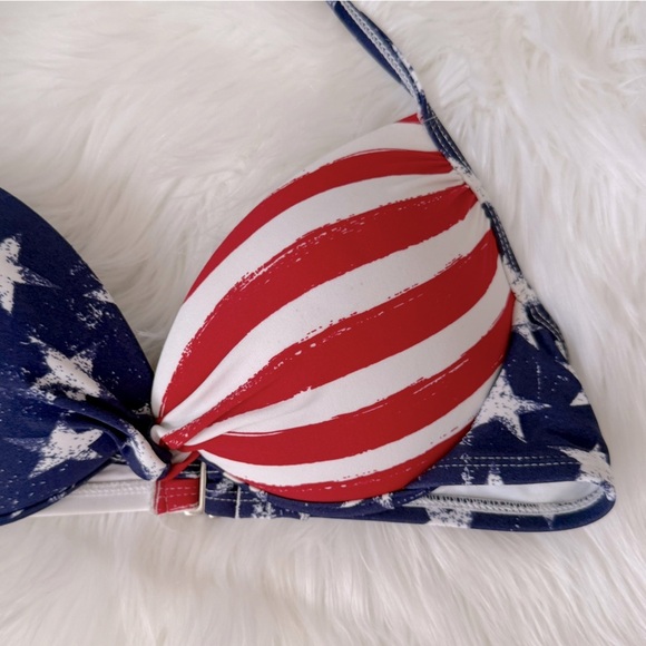 Xhilaration Flag Stars and Stripes Bikini Top Push-Up Medium - Picture 2 of 4